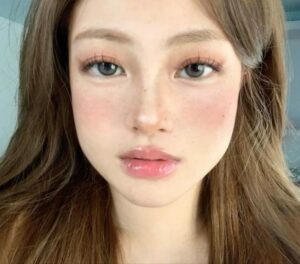 Phun lông mày nâu cà phê là gì?