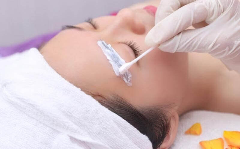 Hút dung dịch chân mày môi – Trả lại màu mày môi ban đầu 3 hut dung dich may moi 3 e1757834488396