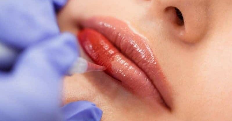 Phun xăm bị phai nhanh – Nguyên nhân và cách giữ màu bền lâu 3 Những ai không nên xăm môi?