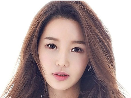 8 mẫu lông mày đẹp hợp với từng khuôn mặt 1 long may 1