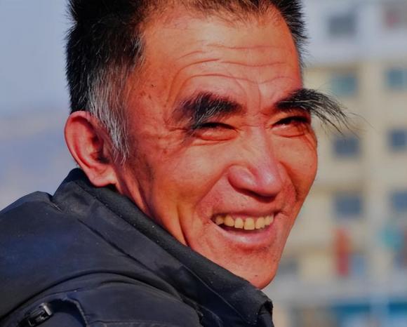 "Một sợi lông mày dài hơn vạn hạt" có ích lợi gì? Lông mày dài thường có ý nghĩa gì? 2 long may 2 ngoisaovn w1244 h1000