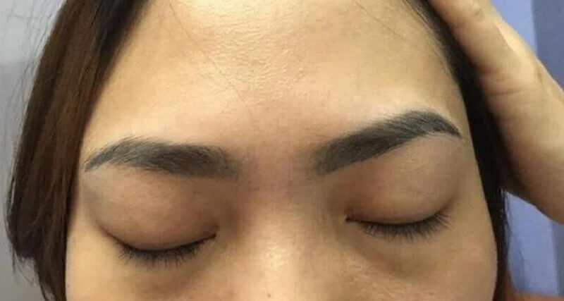 Vì sao lông mày bên cao bên thấp? Có ý nghĩa gì?