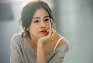 Lông mày trăng non lưỡi liềm là gì? Ý nghĩa tướng số tốt hay xấu