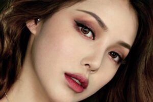 Mắt lá liễu là gì? Người có đôi mắt lá liễu nói lên điều gì?