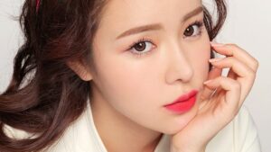 Dáng mày cho phụ nữ sau 30 tuổi: chọn đúng trẻ ra 5 tuổi, chọn sai lộ tuổi rất nhanh 4 Xăm lông mày màu nâu socola có bị già không?