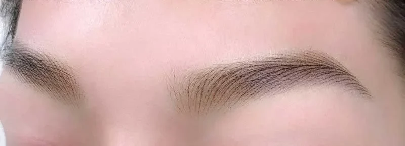 Xăm lông mày màu xám khói có bị già không? Có nên làm không? 1 Xăm lông mày màu xám khói có bị già không?
