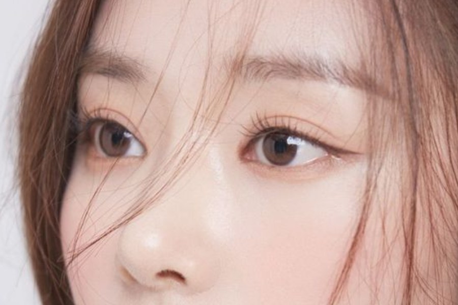 Phun mí và make-up: Cách kết hợp để không bị “quá tay” 3 Phun mí mắt màu nâu đen giữ được bao lâu?