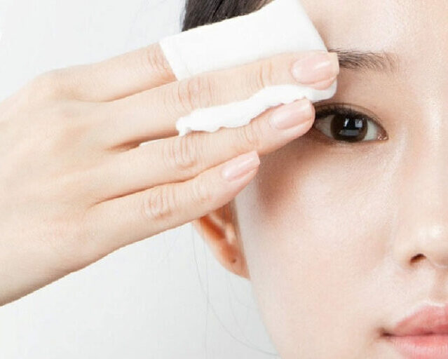 Những việc tuyệt đối không nên làm sau khi uốn mi 6 phun mi mat nai 13 667933a57509a 768x512 1 e1757841605989