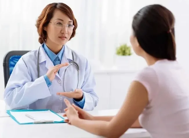 Phun môi bị bầm tím có nguy hiểm? Cách khắc phục hiệu quả nhất 6 phun moi bi bam tim 6 67be89d9f3805 e1757648860554