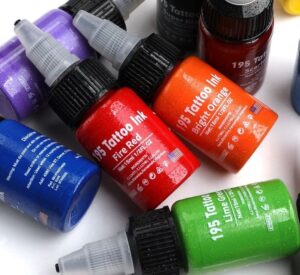 Phun môi nhạt màu: vì sao khó hơn phun môi đậm? 5 phun moi bi dom den 3 e1757651166567