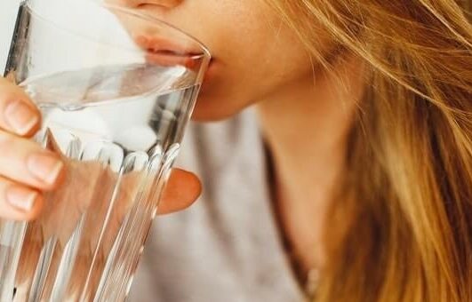 Phun môi bị đốm đen – Nguyên nhân và cách khắc phục ra sao? 12 phun moi bi dom den 8.jpeg e1757651547731