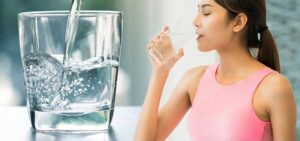 Phun môi kiêng thịt gà bao lâu thì an toàn cho màu môi? 3 phun moi co kieng thit ngan khong 4 663c8266c9c88 667e6df404b6b e1757745735718