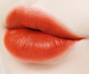 Phun môi màu đỏ cam đào