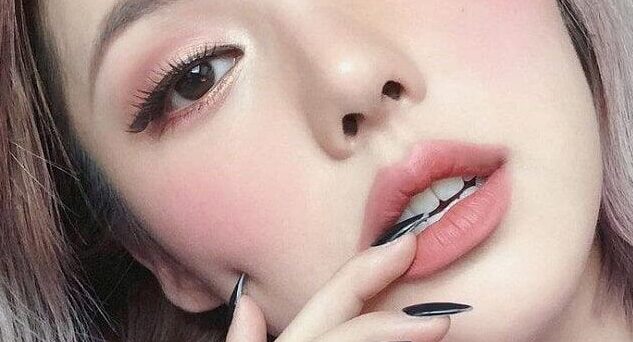 Xăm môi màu hồng đất cho nàng đôi môi gợi cảm và quyến rũ 3 phun moi mau hong dat 3 e1757836006128