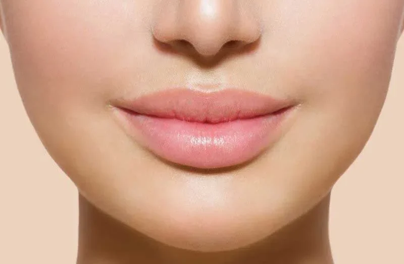Phun môi màu nude tạo sắc môi nhẹ nhàng và xu hướng 9 phun moi mau nude 13 e1758255567929