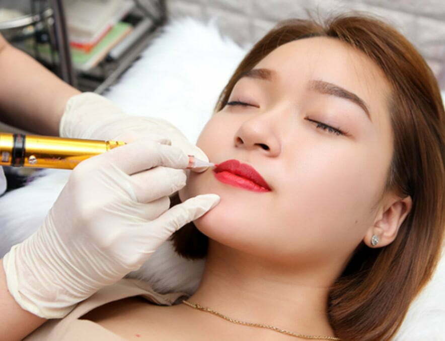 Phun Môi Xong Kiêng Gì Để Nhanh Lành? 3 Điều gì xảy ra nếu không kiêng khem?