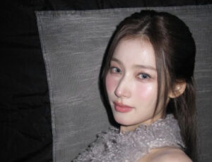 Điêu khắc Hairstroke chân mày nữ là gì?