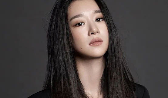 Điêu khắc Hairstroke chân mày nữ cho người mệnh Kim Điêu khắc Hairstroke chân mày nữ cho người mệnh Kim