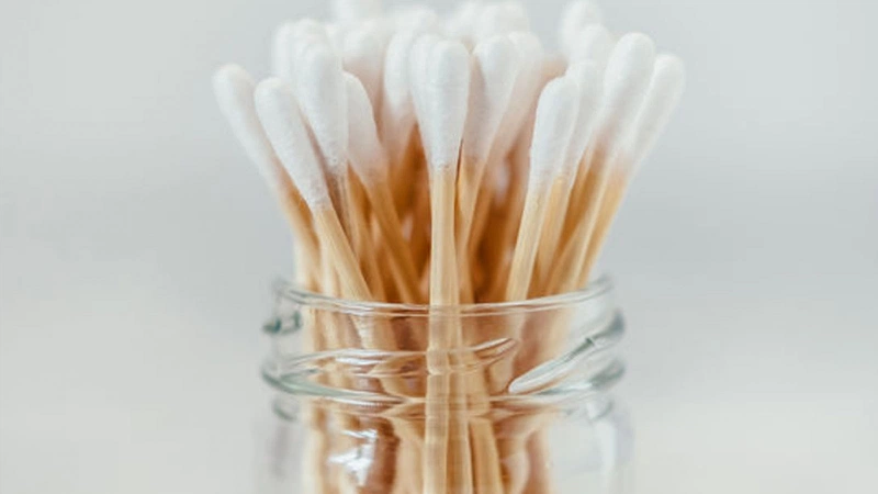 ​ Tăm bông - Trợ thủ đắc lực cho nàng khi làm đẹp 2