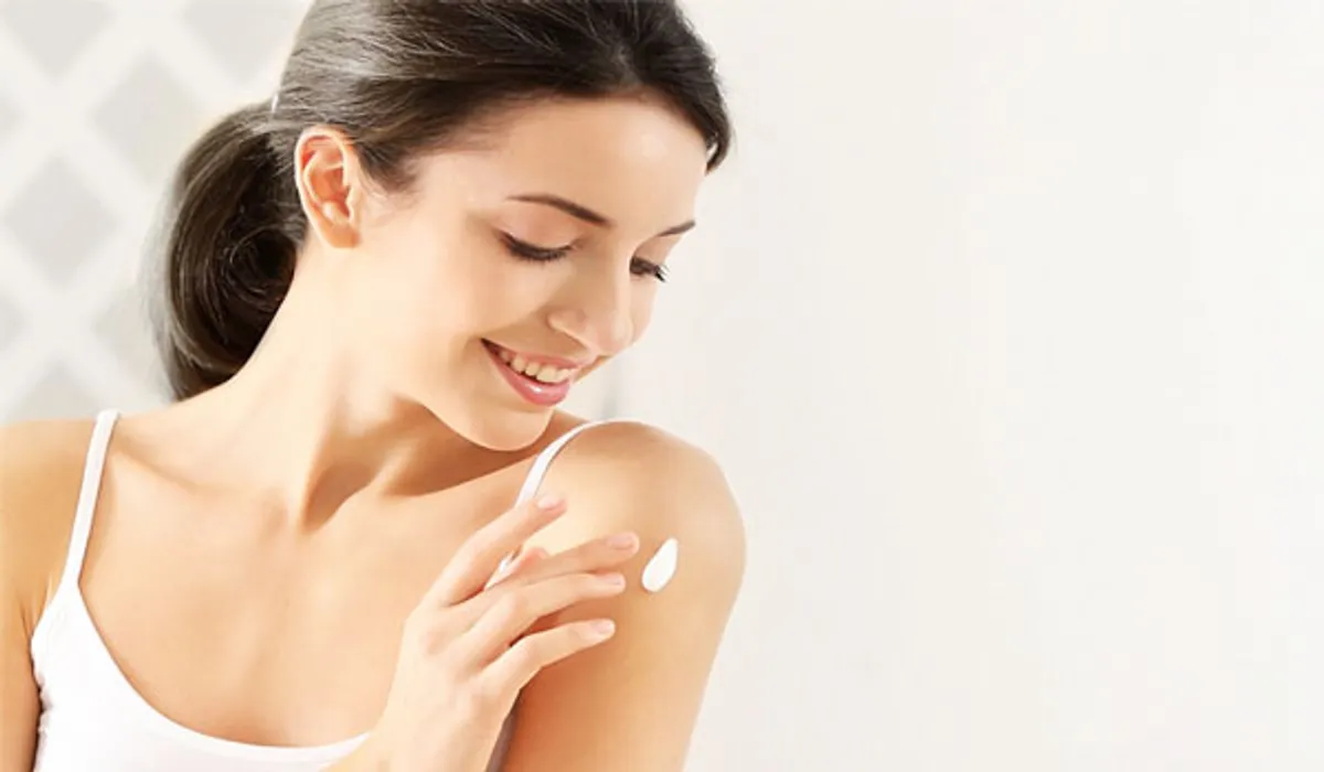 Triệt lông sau bao lâu thì rụng? Các yếu tố ảnh hưởng đến thời gian lông rụng 4 Dưỡng ẩm nhẹ nhàng cho da