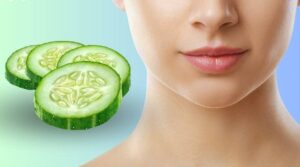 trị thâm môi bằng dưa leo