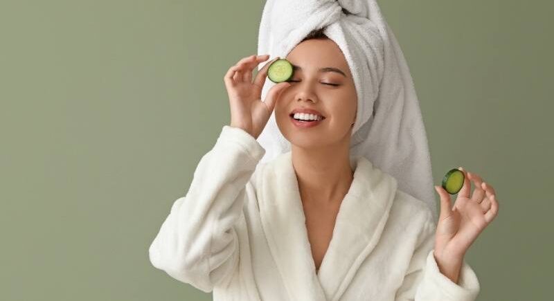 Top 5 cách trị thâm môi bằng dưa leo hiệu quả rõ rệt sau 1 tuần 7 tri tham moi bang dua leo 7 673d3fe181387 e1757664836108