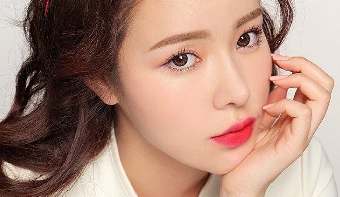 Phun mày màu nâu tây là gì? 1 vi sao nen xam chan may nau tay