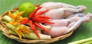 Xăm môi ăn thịt ếch