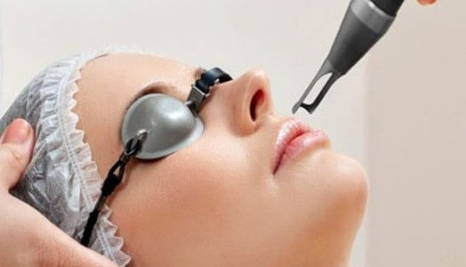 Xăm môi bị sẹo lồi phải làm sao? Cách khắc phục hiệu quả nhất 5 xam moi bi seo loi 6 66179137dd1d4 e1757750694867