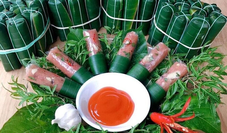 Xăm môi ăn nem chua có được không? Cần kiêng bao lâu? 1 xam moi co duoc an nem chua khong 1 666c0fd55f976 667e6eff43c58 e1757672040918