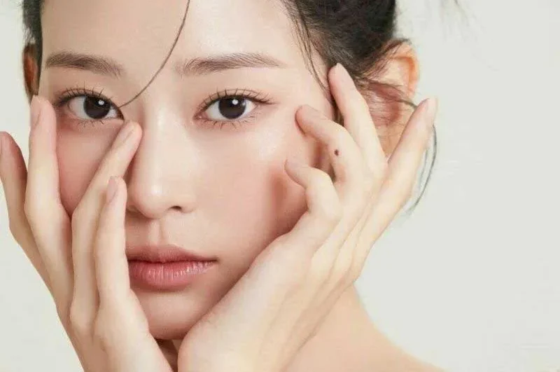 Ảnh hưởng của tỷ lệ vàng trong dáng phun mí 2 xem tuong long may phu nu 11 e1758942372345