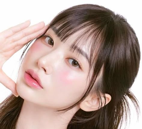 Vì sao “phun mí baby” được gọi là dáng mí tự nhiên nhất hiện nay?