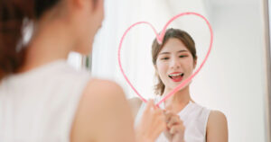 Phun mí có thể khiến bạn cảm thấy “yêu bản thân hơn” không?