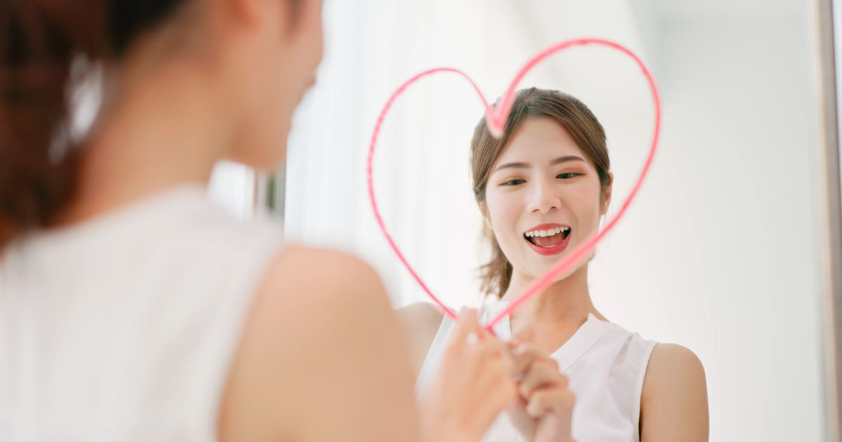 Phun mí có thể khiến bạn cảm thấy “yêu bản thân hơn” không? 1 Phun mí có thể khiến bạn cảm thấy “yêu bản thân hơn” không?