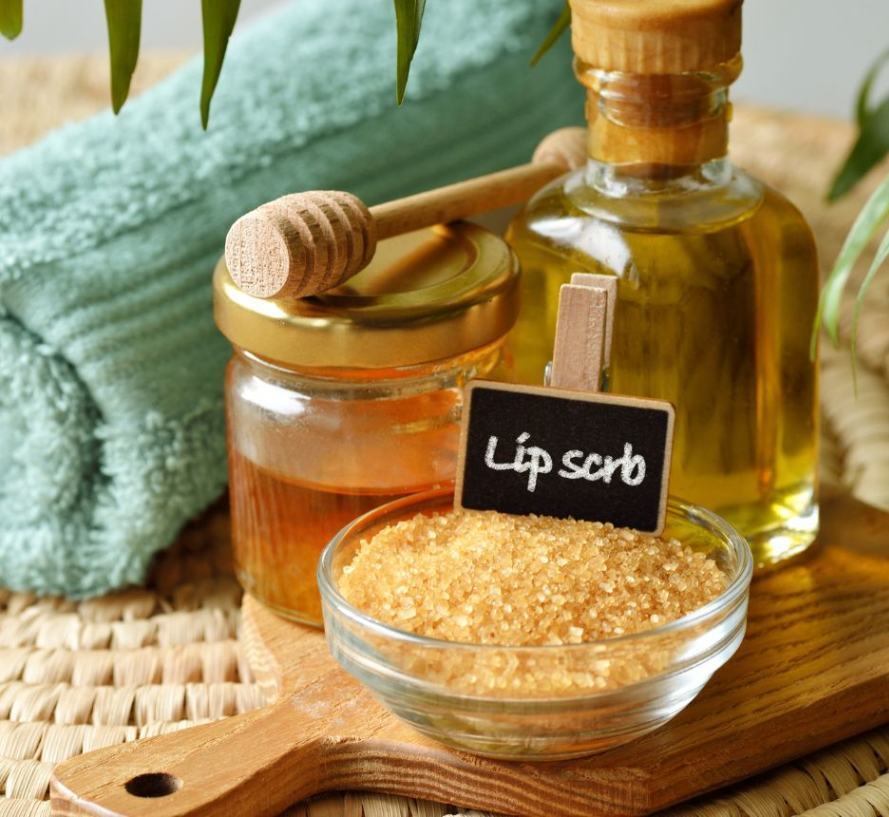 Nguyên liệu thiên nhiên dịu nhẹ cho bước tẩy tế bào chết môi sau khử thâm – Thẩm mỹ Bảo Anh