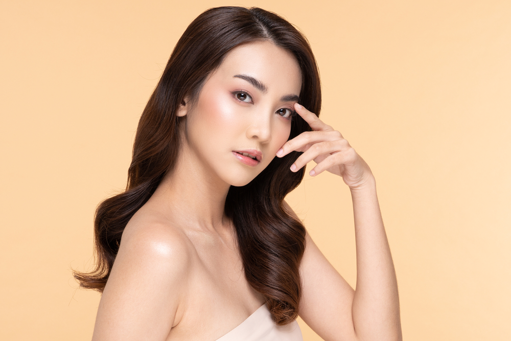 Mí phun và phối màu môi với chân mày – tạo kiểu tone “mắt – môi – chân mày” đồng bộ 1 Mí phun và phối màu môi với chân mày – tạo kiểu tone “mắt – môi – chân mày” đồng bộ