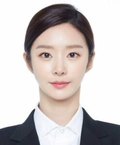 Dáng phun mí nào giúp mắt trông to hơn trên ảnh thẻ