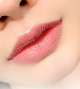 Bí quyết chọn màu phun môi lụa giúp gương mặt rạng rỡ suốt Tết