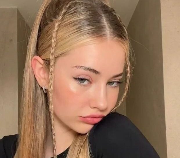 Vì sao nhiều người chọn phun mí ngay sau khi thay đổi kiểu tóc? 1 Vì sao nhiều người chọn phun mí ngay sau khi thay đổi kiểu tóc?