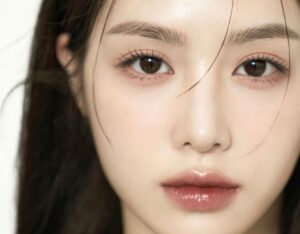 Dáng phun mí nào được Gen Z gọi là “mắt biết cười”