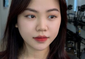 Trải nghiệm phun mí lần đầu – tâm lý khách hàng trước, trong và sau khi làm