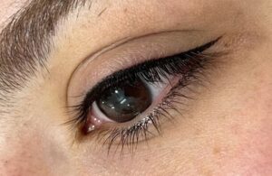 Phun mí collagen khác gì phun mí thường?