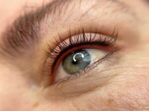 Phun mí cho người lớn tuổi – cần chỉnh gì so với người trẻ?