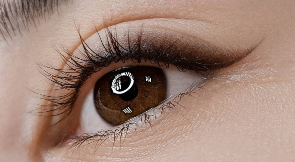 Mí phun và đánh khối vùng mắt – cách phối điểm nhấn 2 Soft Eyeliner 1030x680 1 e1760693086711