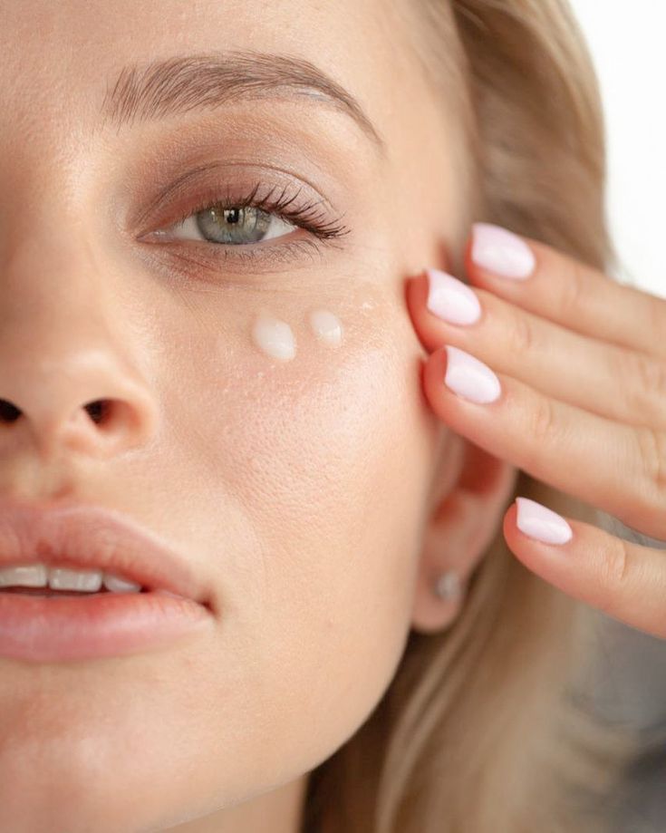 Mí phun và serum mắt – có hợp hay ảnh hưởng mực? 1 af01e459f14c9daa7157f4b7f6bba7be