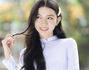 Uốn mi cho học sinh và sinh viên