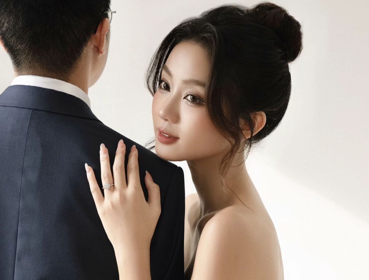 Phun môi màu gì giúp vượng duyên?