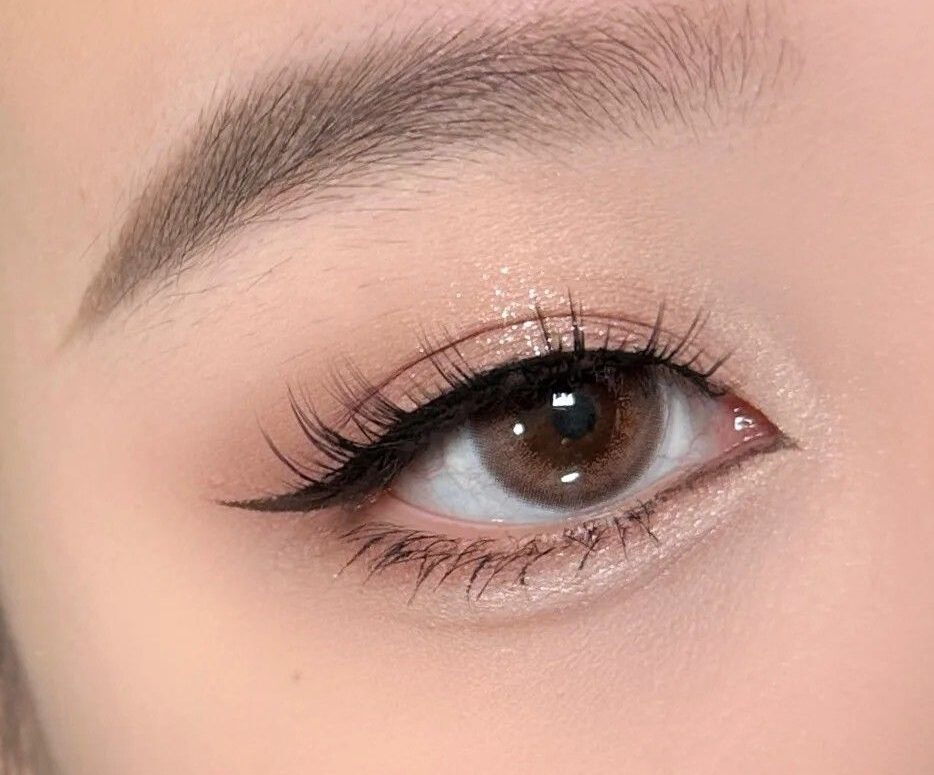 Phun mí có phù hợp với phong cách trang điểm Tây không? 4 b17bacc5d42befede5afee5ce9f6b1c0 e1759995729292