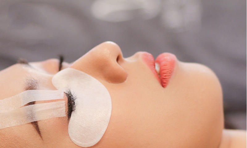 Đang mang bầu uốn mi có được không? Những lưu ý cần nắm rõ 1 bau uon mi duoc khong 2