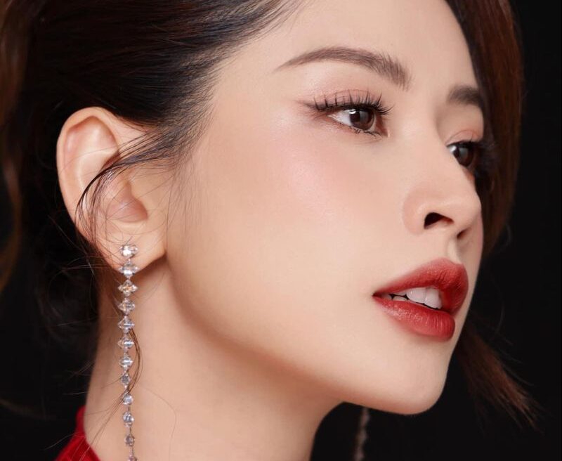 Dáng phun mí nào khiến gương mặt trông sang hơn khi chụp ảnh? 1 Dáng phun mí nào khiến gương mặt trông sang hơn khi chụp ảnh?